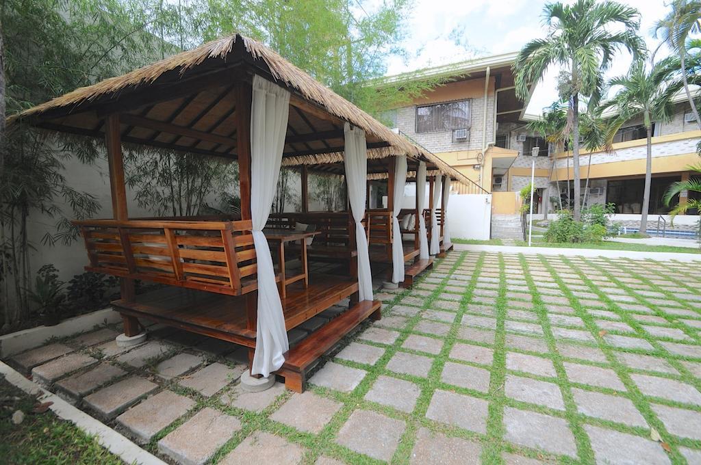 Vacation Hotel Cebu Bagian luar foto