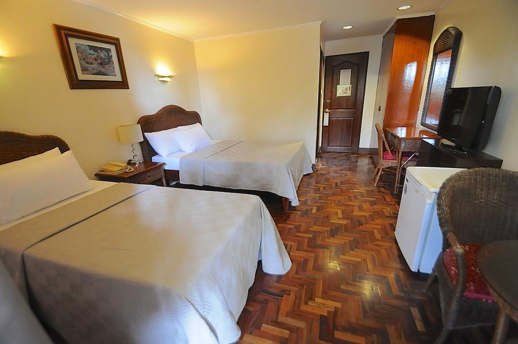 Vacation Hotel Cebu Bagian luar foto