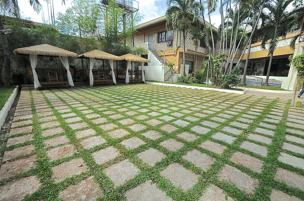 Vacation Hotel Cebu Bagian luar foto
