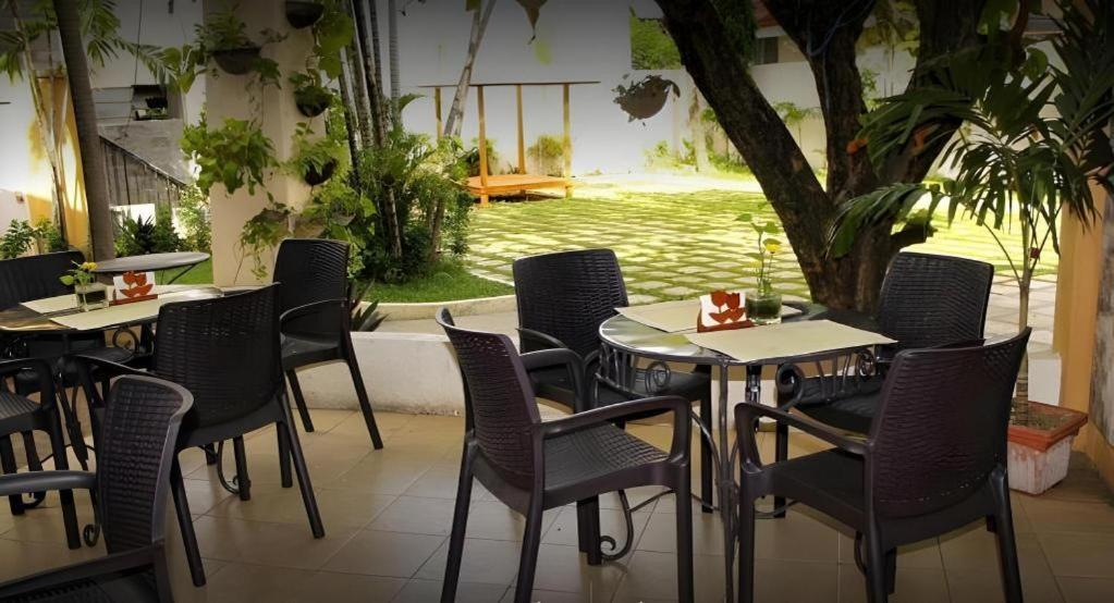 Vacation Hotel Cebu Bagian luar foto