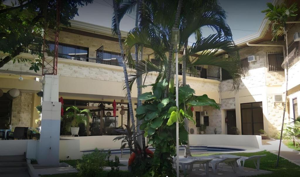 Vacation Hotel Cebu Bagian luar foto