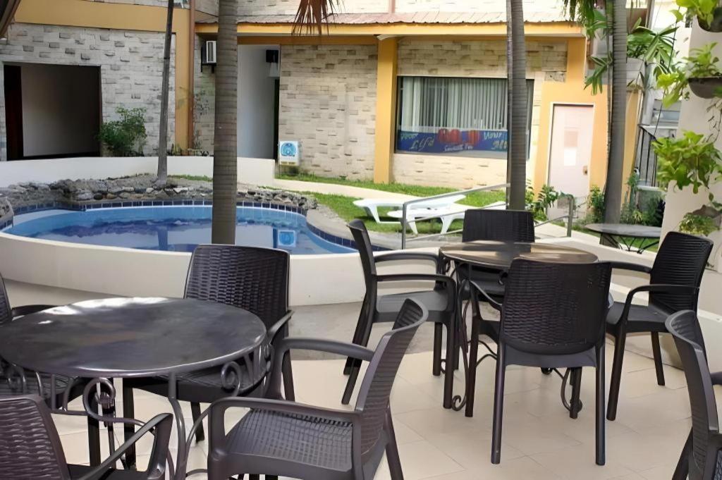 Vacation Hotel Cebu Bagian luar foto