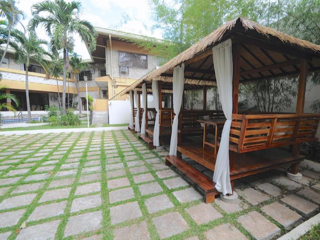 Vacation Hotel Cebu Bagian luar foto