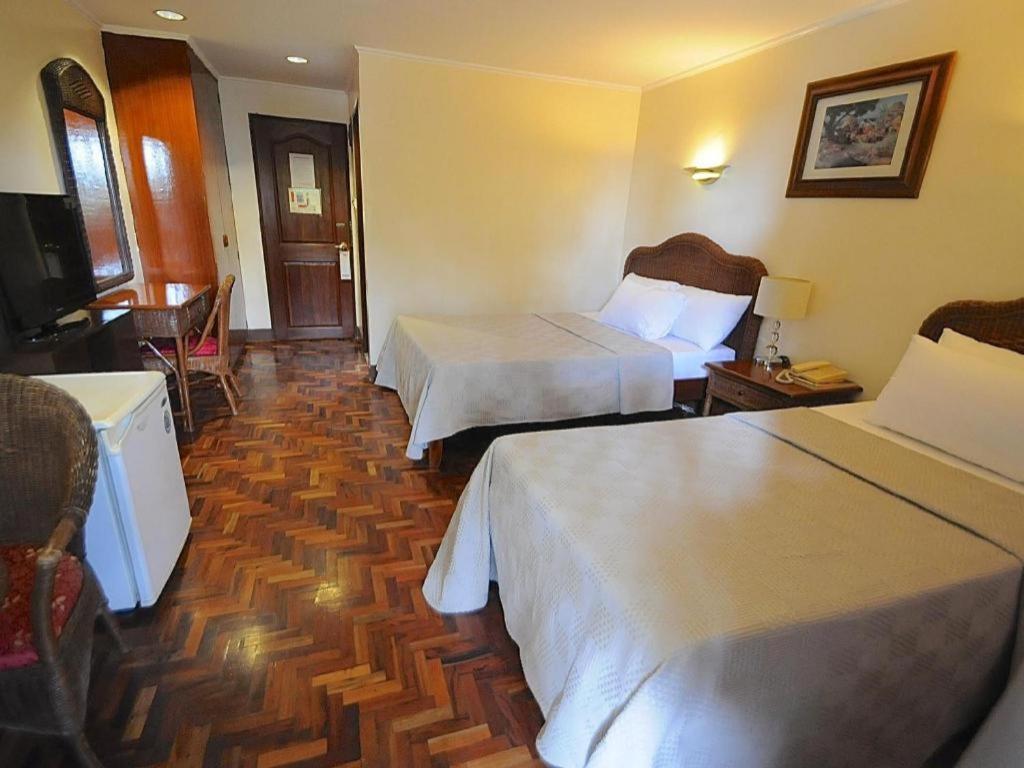 Vacation Hotel Cebu Bagian luar foto