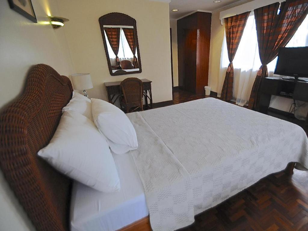 Vacation Hotel Cebu Bagian luar foto