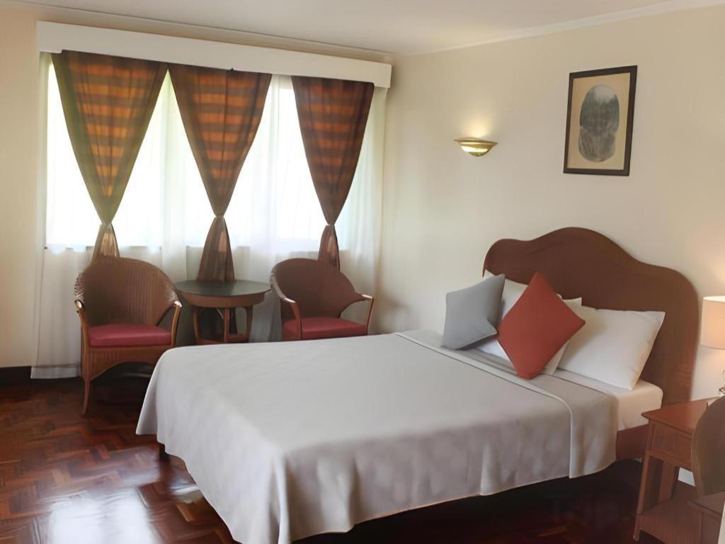 Vacation Hotel Cebu Bagian luar foto