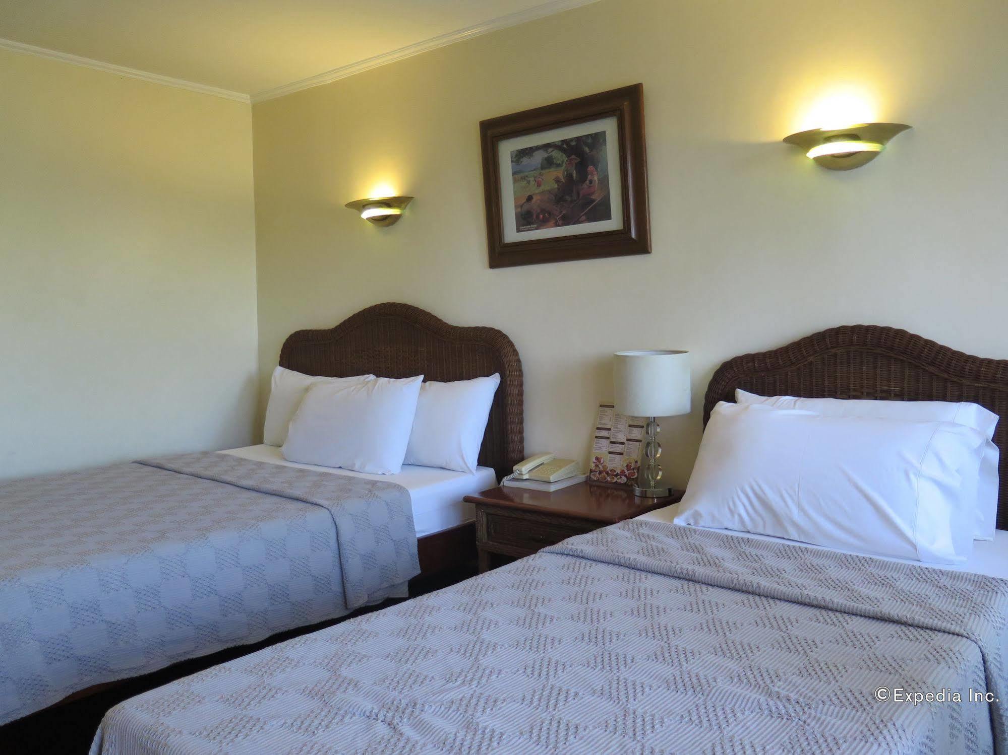 Vacation Hotel Cebu Bagian luar foto